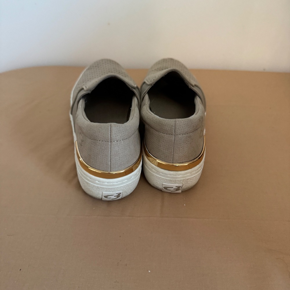 Skechers Slip On Shoes Women's 7.5 Beige Casual Perforated Comfort‎ - Picture 3 of 6